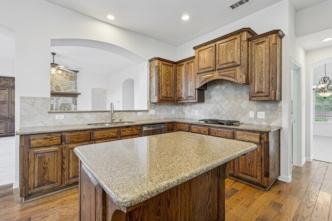 Building Photo - 11295 Apple Valley Dr