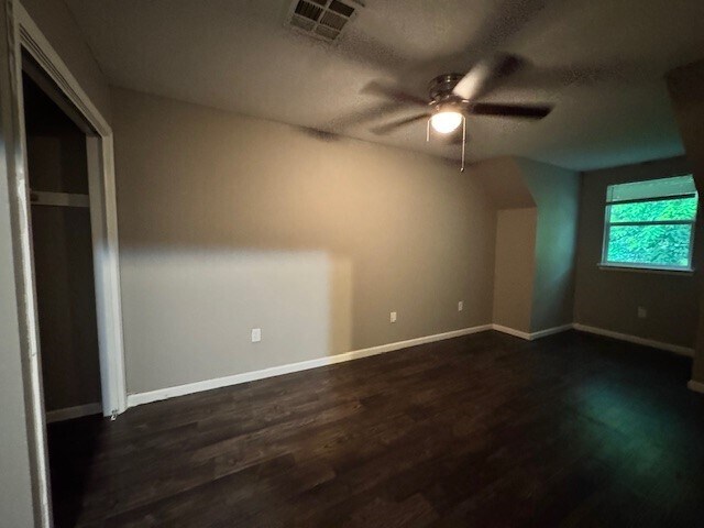 Building Photo - 114 Neal St