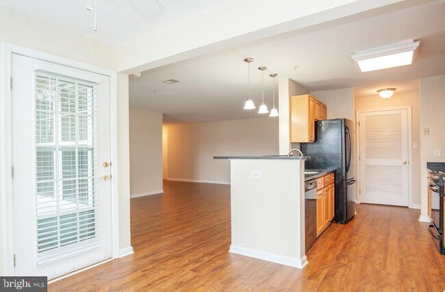 Building Photo - 7526 Coxton Ct