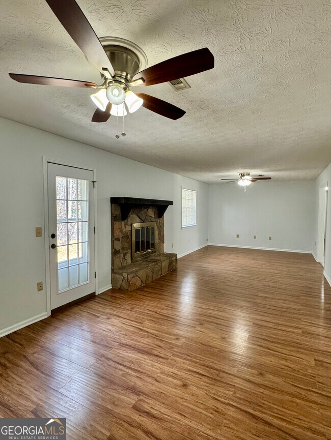 Building Photo - 109 Boxwood Ct