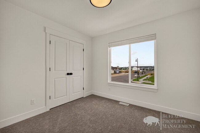 Building Photo - 670 S 2315 W