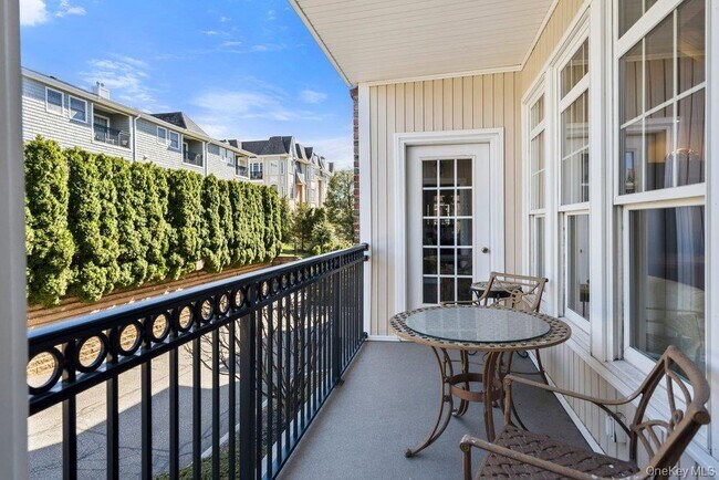 Building Photo - 336 Trotting Ln