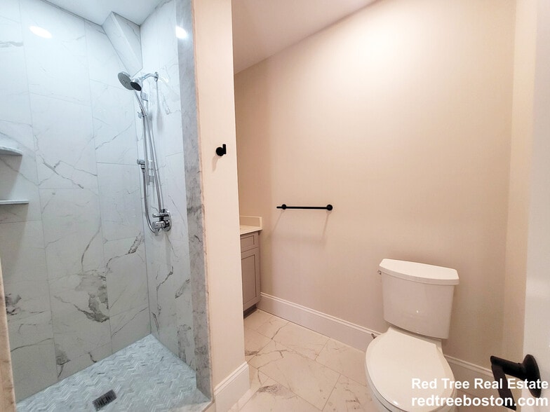 Building Photo - 81 White St