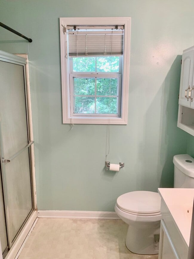 Building Photo - For Lease - 3 Bedroom 2 Bath Valley View!