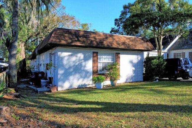 Building Photo - 511 Hillcrest St