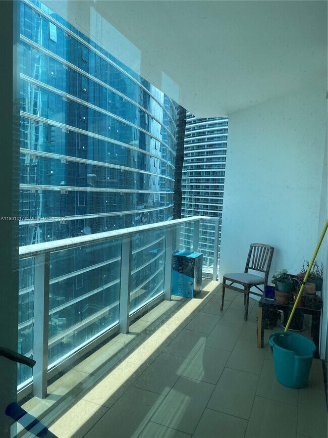 Building Photo - 300 S Biscayne Blvd