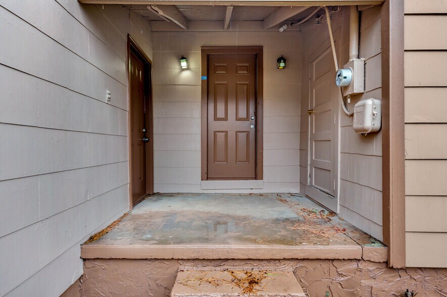 Building Photo - 3903 Telstar Cir SW