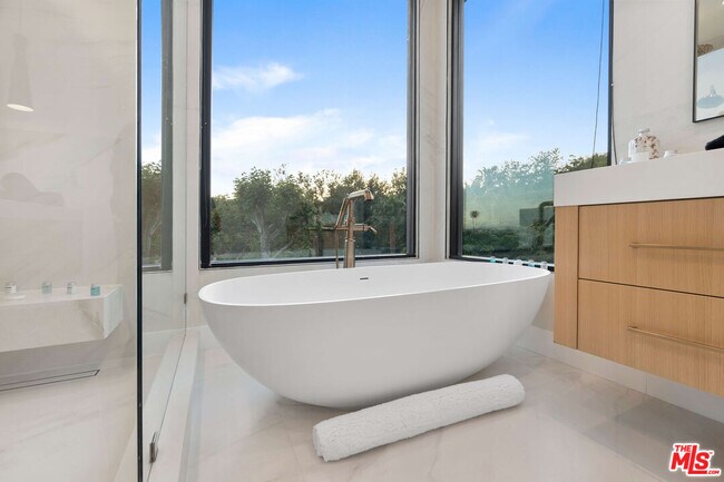 Building Photo - 27187 Sea Vista Dr