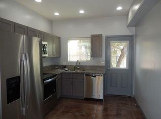 Building Photo - 3402 E Flower St