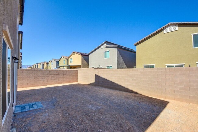 Building Photo - BRAND NEW BEAUTIFUL 4 BEDROOM!