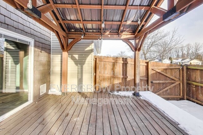 Building Photo - 226 Creekway Ct