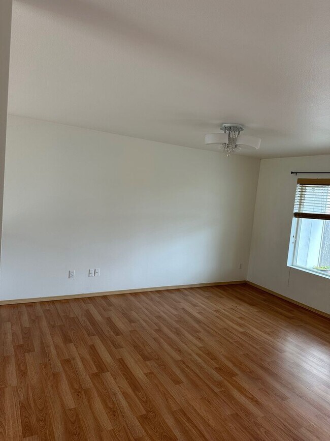 Building Photo - A charming 3 beds 2.5 bath house in Bothell!