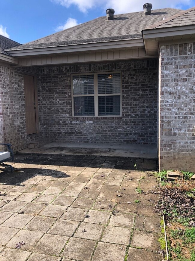 Building Photo - Beautiful 3 Bedroom Home in a Quiet Searcy Neighborhood!