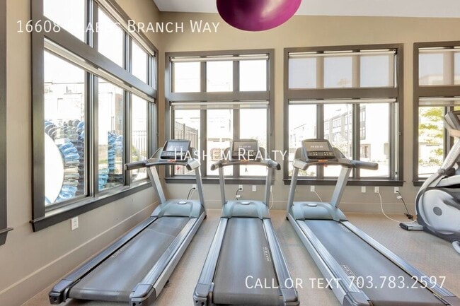 Building Photo - 16608 Crabbs Branch Way