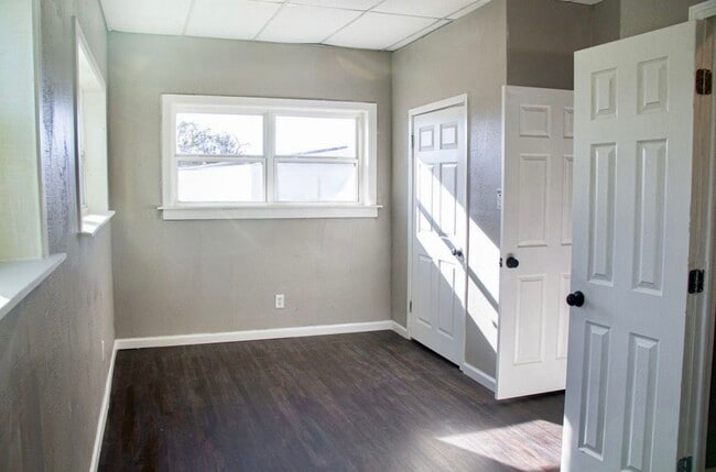 Building Photo - 200 PR-4350