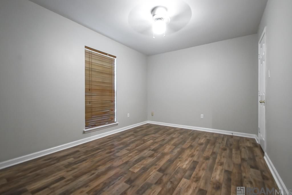Building Photo - 3437 Myrtle Grove Dr
