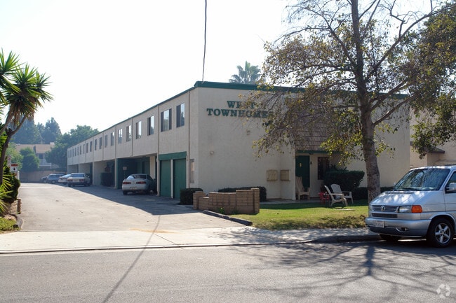 Building Photo - West townhomes