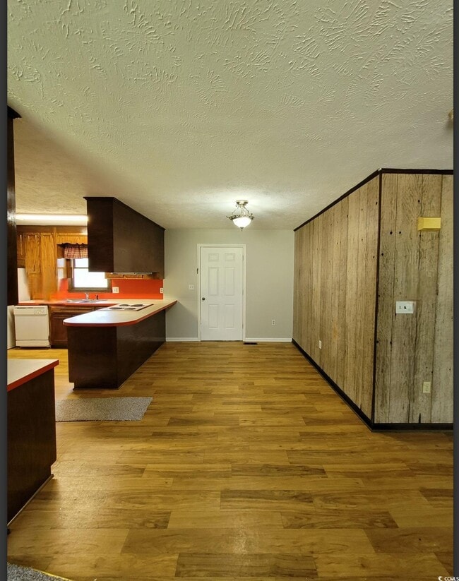 Building Photo - 6003 Sunrise Dr