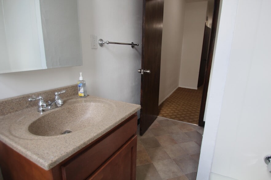 Building Photo - 321 S Trenton Ave