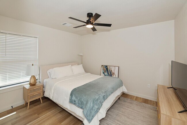 Building Photo - 8813 Oakleaf Ct