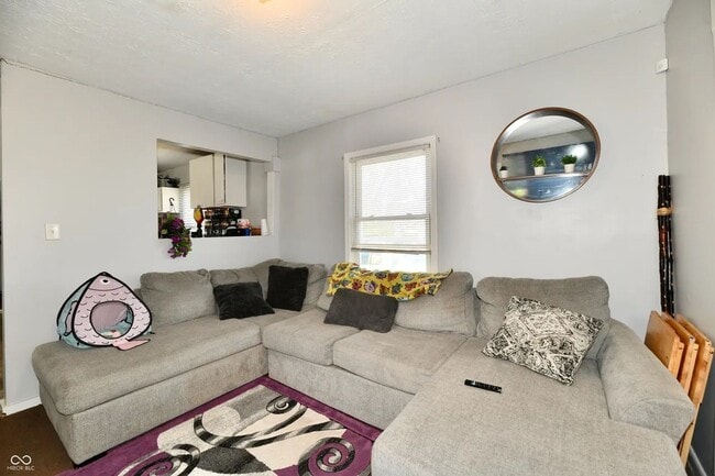 Building Photo - Charming 3-Bedroom Home Near Forest Manor Elementary!