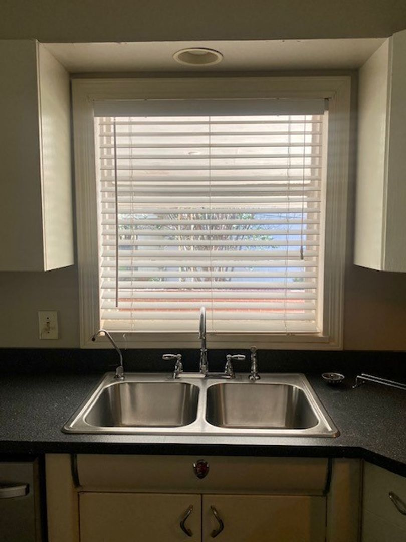 Building Photo - 1510 Wilhurst St