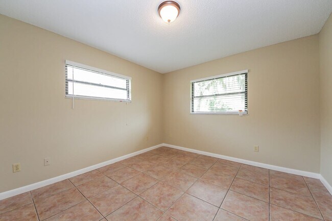 Building Photo - 109 Slade Dr