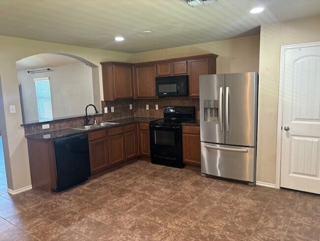 Building Photo - PERFECT HOME IN PRINCETON!