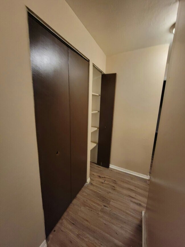 Building Photo - 14815 Euclid Ave