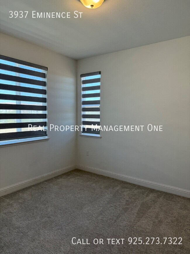 Building Photo - 3937 Eminence St