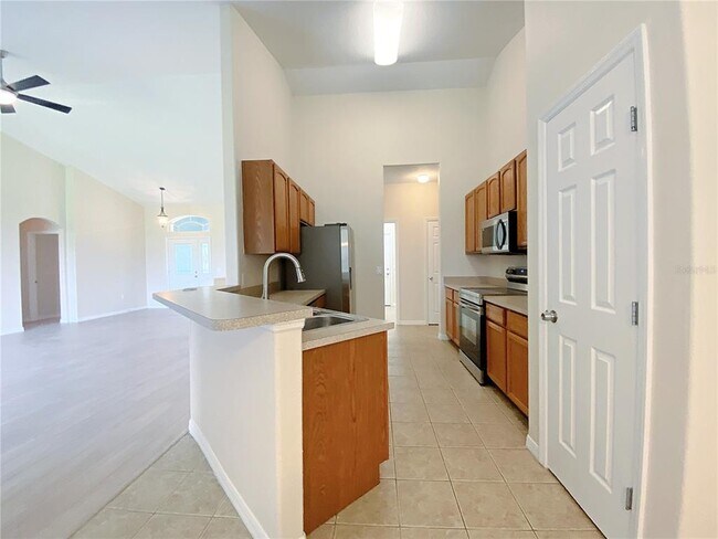 Building Photo - 398 Terranova St
