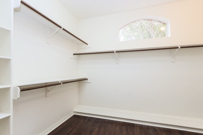 Building Photo - 5623 Evergreen Valley Dr