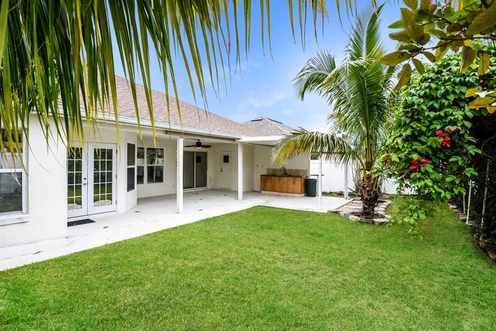 Building Photo - 12252 Bronson Way