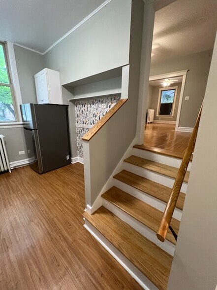 Building Photo - 132 Circle Ave