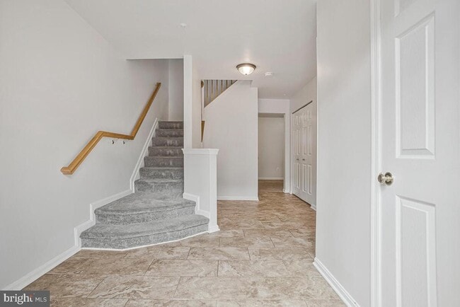 Building Photo - 7929 Canter Ct