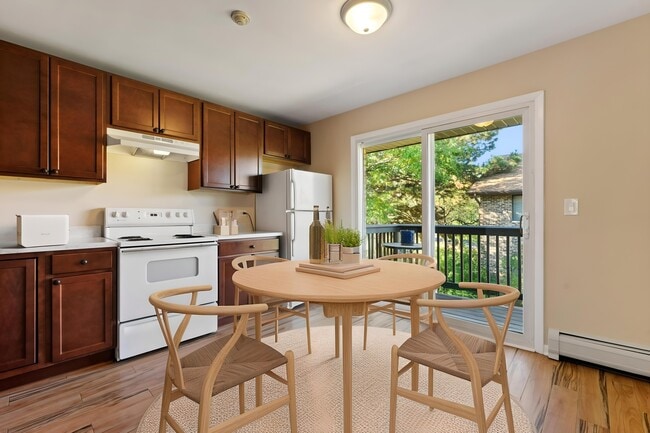 Building Photo - 514 Brookside Dr