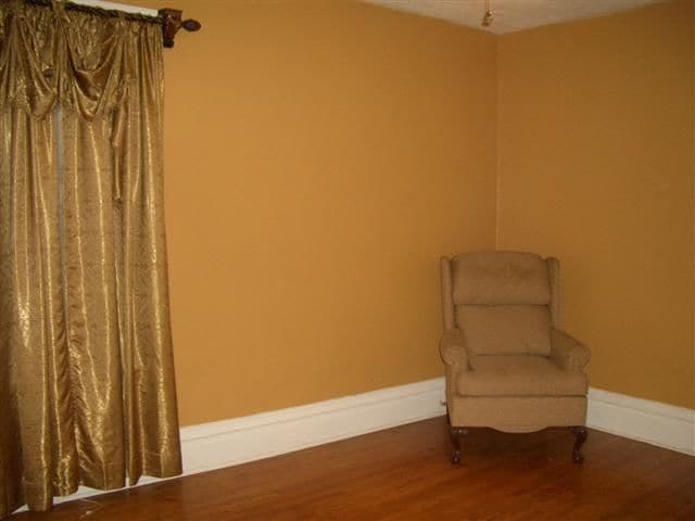 Building Photo - 604 12th Ave