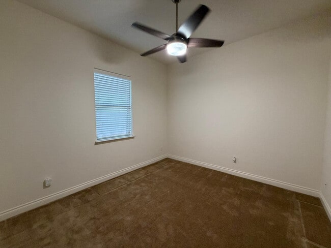 Building Photo - 9541 E Theia Dr
