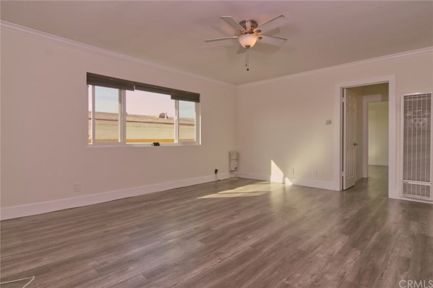 Building Photo - 225 Rosecrans Ave