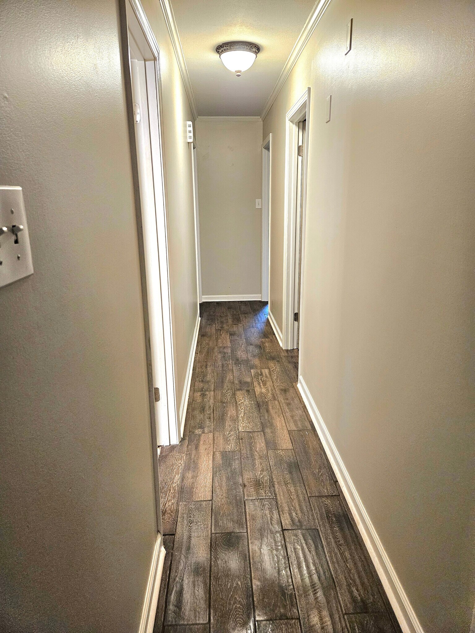 Building Photo - 516 Colynwood Dr