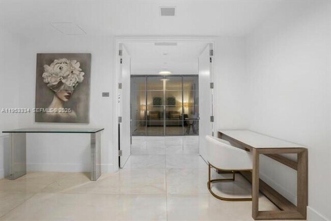 Building Photo - 18975 Collins Ave