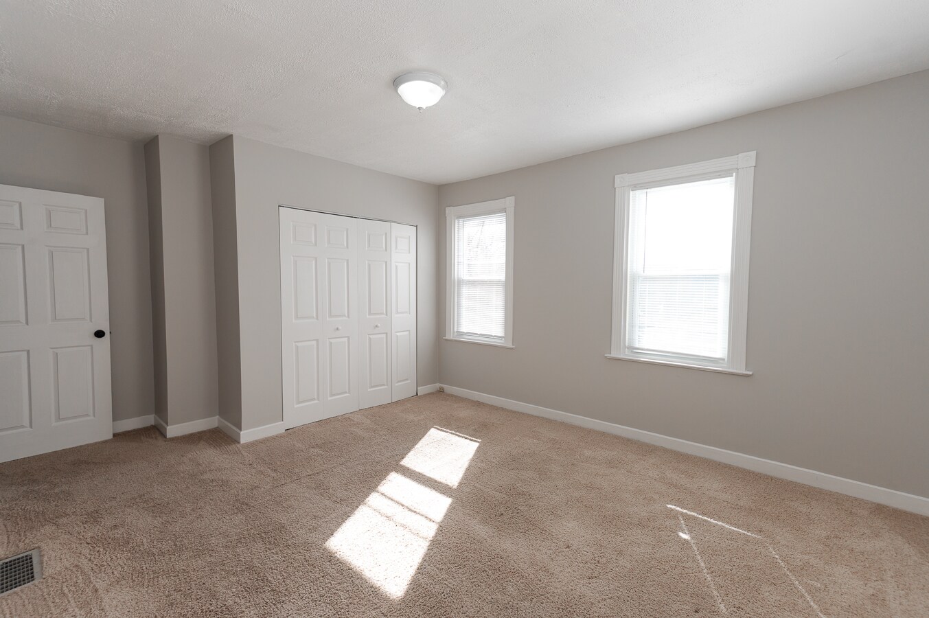 Building Photo - 223 E Pennview St