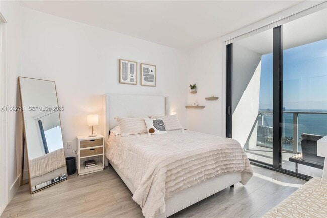 Building Photo - 1010 Brickell Ave