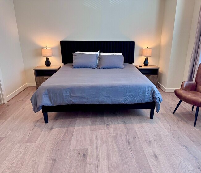 Building Photo - 131 Eastwood St