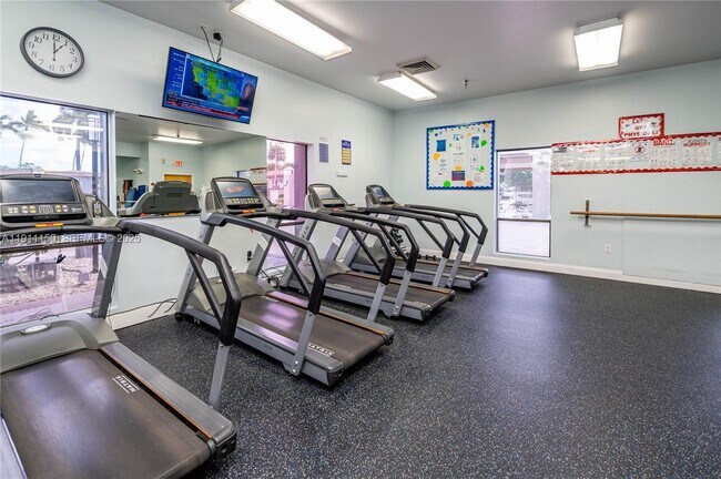 Building Photo - 2101 Lucaya Bend