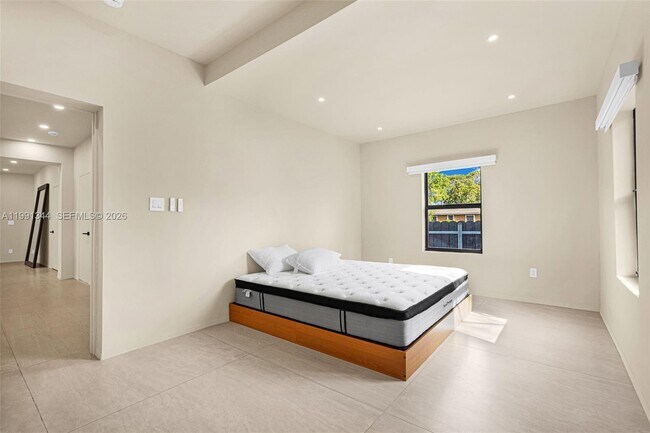 Building Photo - 4721 NW 6th Ave