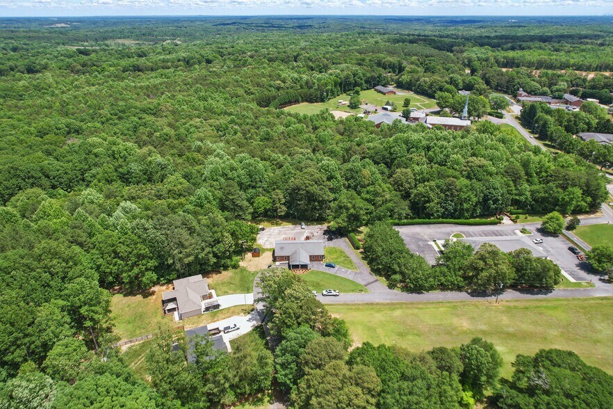 Building Photo - 216 Legion Dr