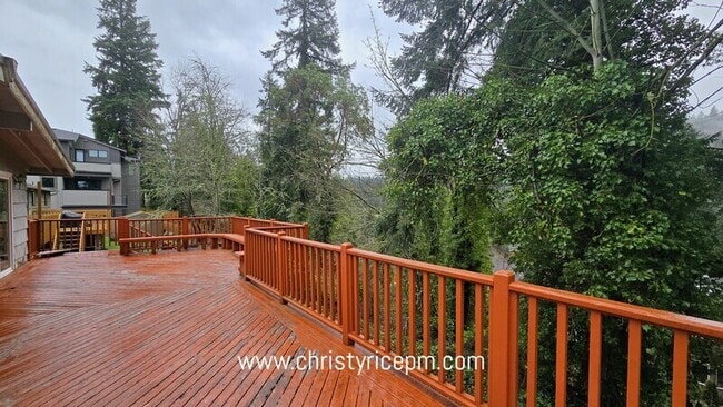 Building Photo - 14245 SE 41st St