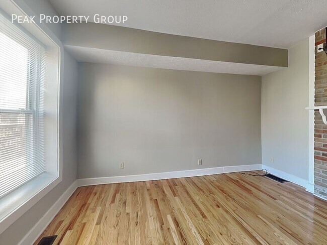 Building Photo - 1381 Indianola Ave