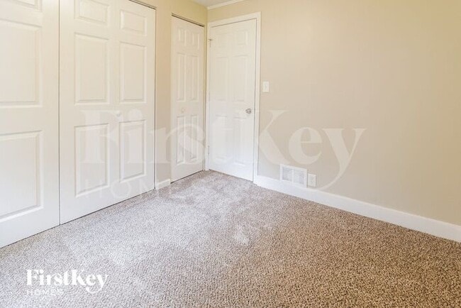 Building Photo - 1146 McMillen Ave